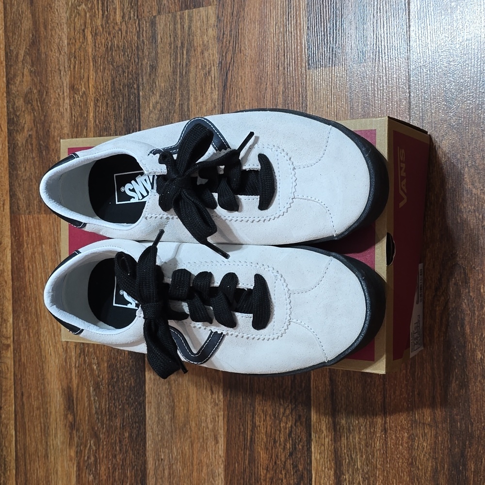 Vans Sport Low Sneakers White Black 7.5M / 9W